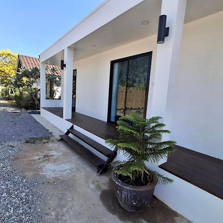 Homlomchomsuan หอมลมชมสวน Apartment Ban Mai  Exterior photo